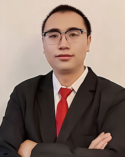 陆律师照片